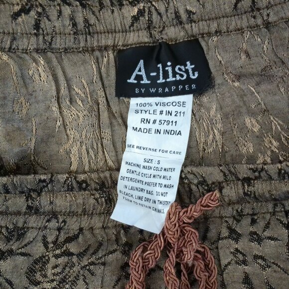 A-list by Wrapper, Beige Maxi skirt, Shiny, India style - Picture 7 of 8